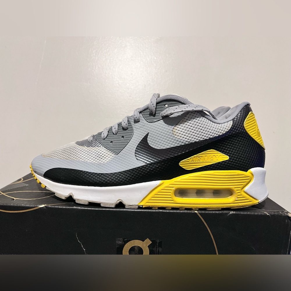2012 Men Nike Air Max 90 Hyperfuse Livestrong Maize Grey Used Size 11 Rare OG